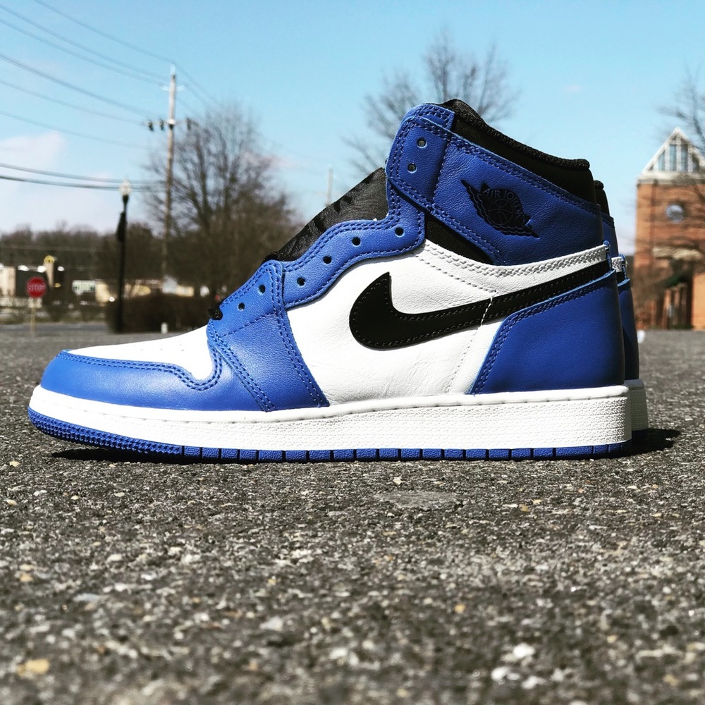 Air Jordan 1 game royal